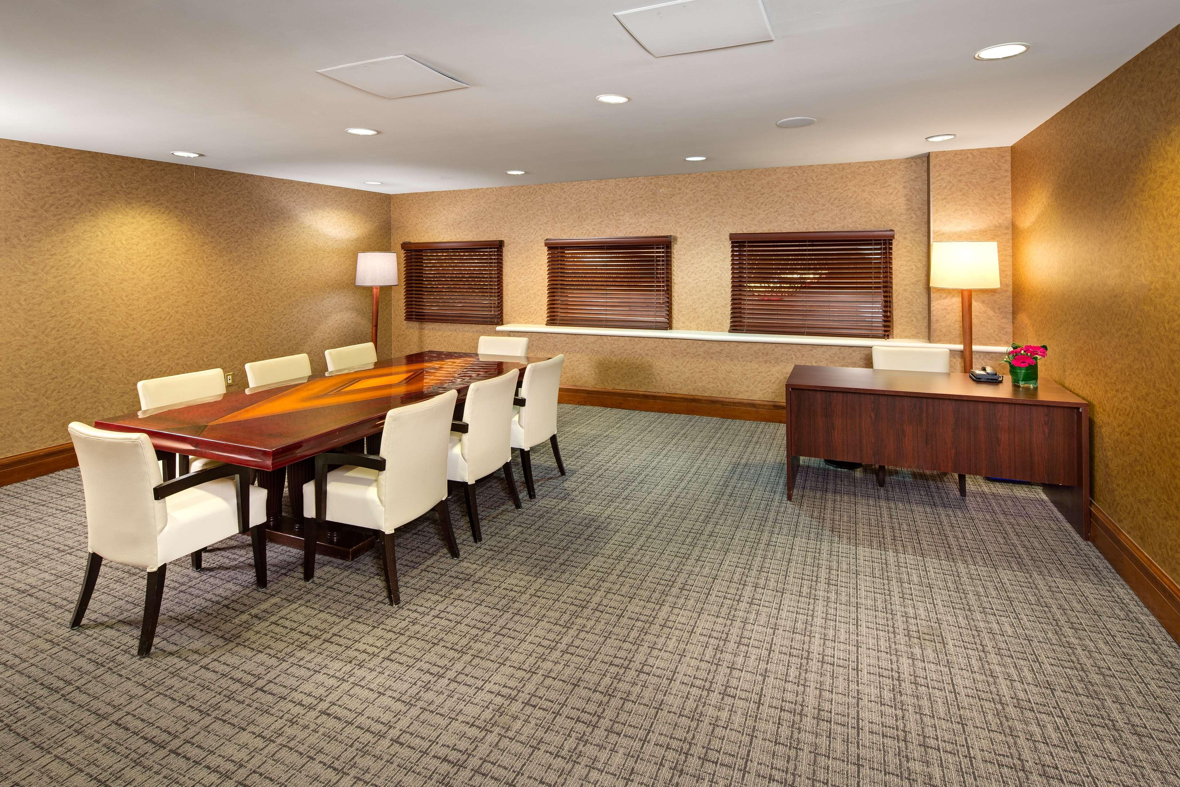 Hilton Lac-Leamy Gatineau Exterior photo